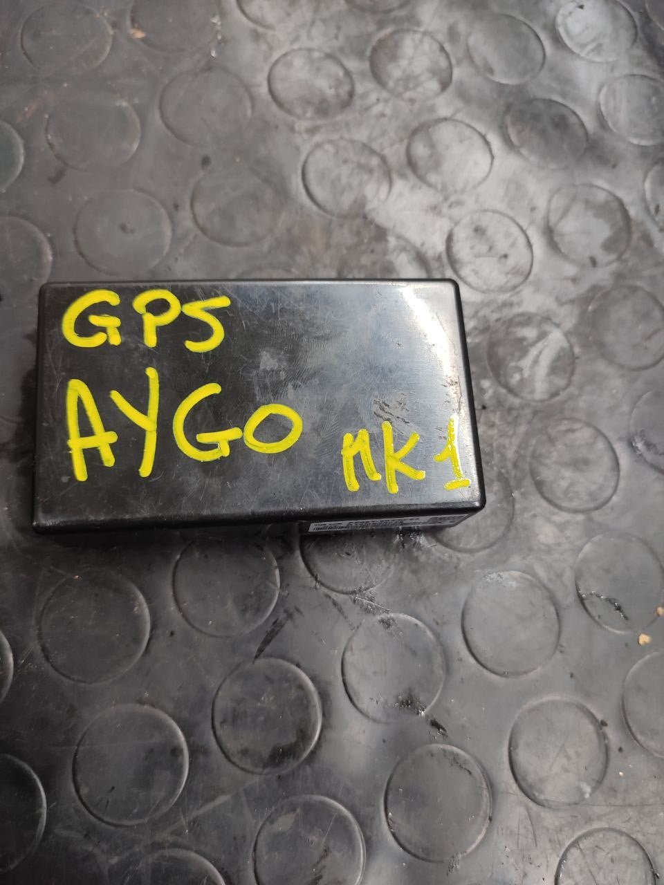 Centralina gps Toyota Aygo 1.0 benzina ( mk 1 - 2006 ) cod pz49y-90330-03 - F&amp;P CRASH SRLS - Ricambi Usati